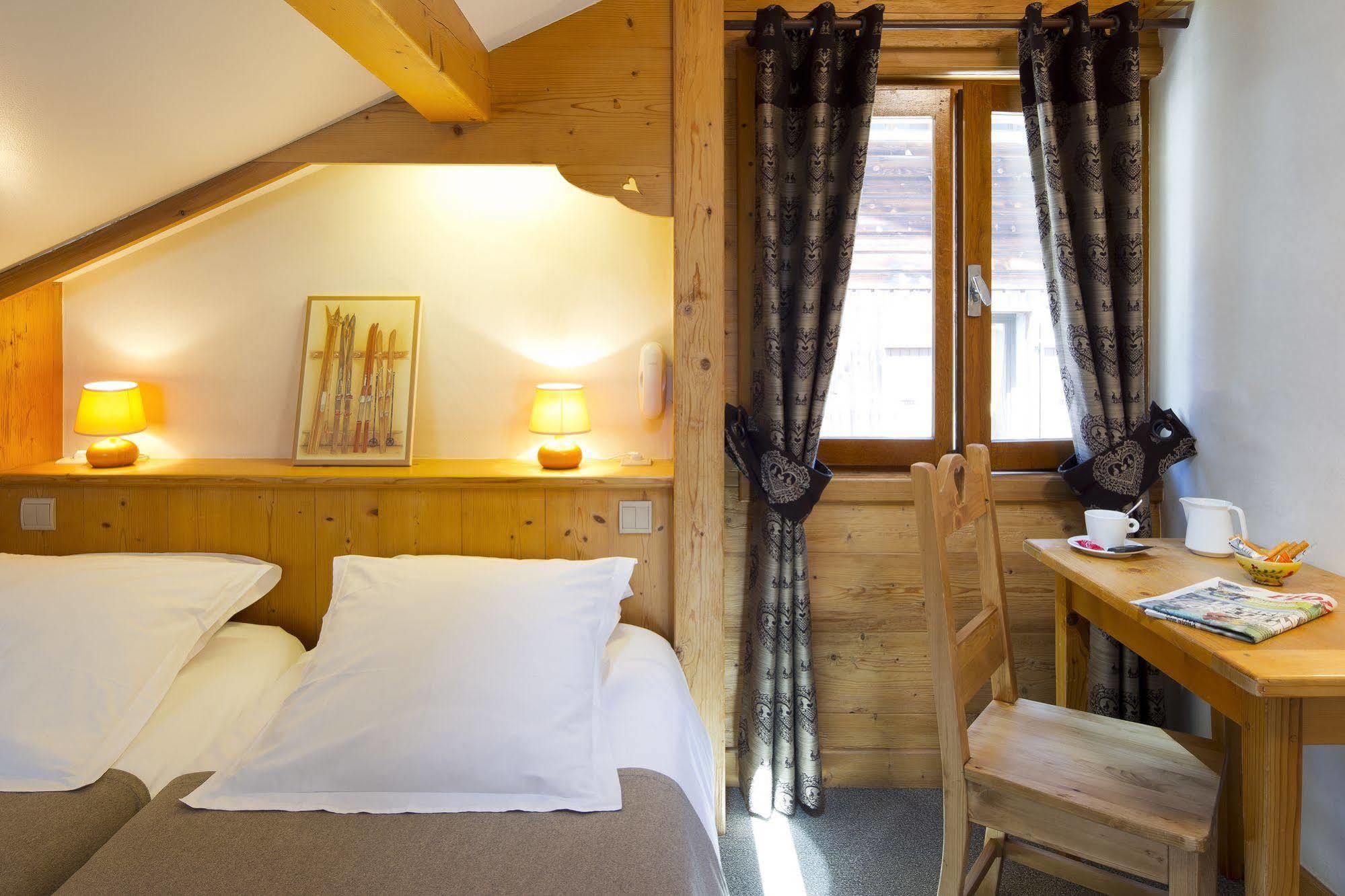 Logis La Croix-Saint-Maurice Ξενοδοχείο Le Grand-Bornand Εξωτερικό φωτογραφία